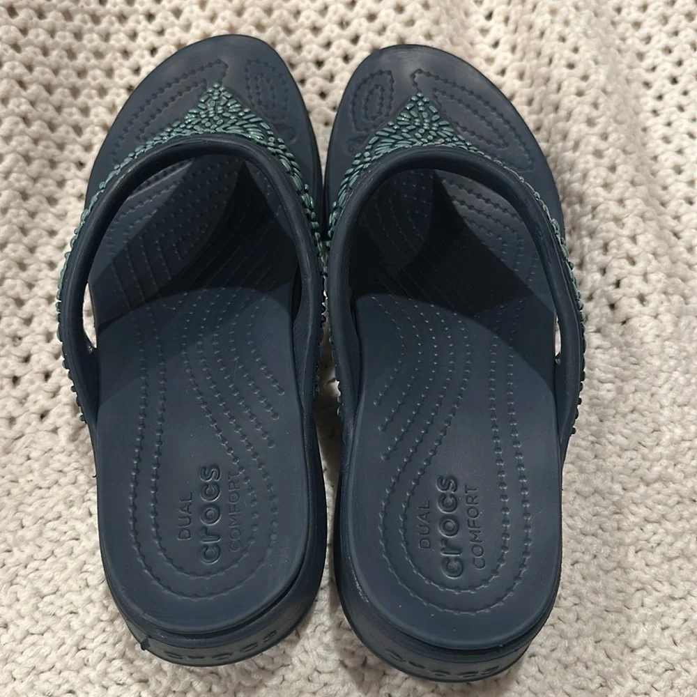 Crocs Womens Wedge Sandals 10W Blue Monterey Diamante Flip Flop Dual Comfort
